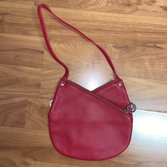 Marc Jacobs Handbags - NWT Marc Jacobs Calf Leather “Tulip” Leather Purse